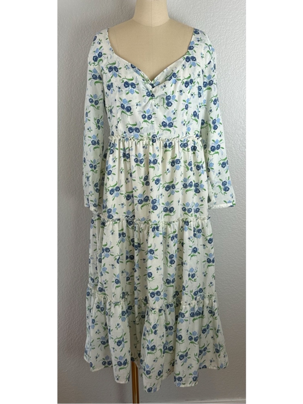 Sweet Baby Jamie Ivory Floral Print Tiered 3/4 Sleeve Midi Dress, size Large - Picture 10 of 13
